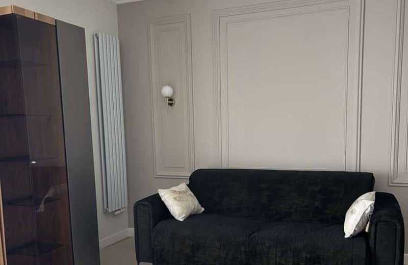 Alquiler de un elegante apartamento amueblado de 2 habitaciones, 45 m², Wola, Varsovia, Polonia